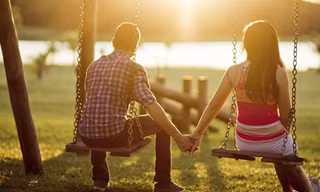 Để giữ gìn hạnh phúc gia đình, bạn trẻ cần thấu hiểu, tôn trọng và biết hy sinh.