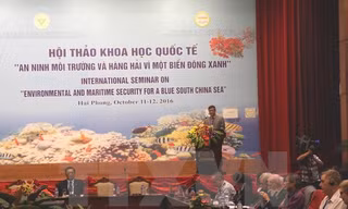 Phó Chủ tịch UBND thành phố Hải Phòng Nguyễn Xuân Bình phát biểu tại Hội thảo. (Ảnh: Minh Thu/TTXVN)