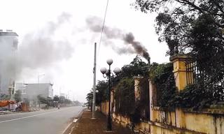 Một lò đốt rác thải y tế hoạt động trên địa bàn thành phố Hà Nội. Ảnh chụp tháng 7/2014. Ảnh: Hải Trần.