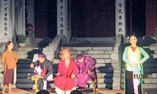 Chiếu chèo sân đình 2013 trở lại với chuỗi ba đêm tại Hà Nội.