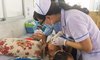Bệnh nhân Long đang được điều trị tại BV quận Thủ Đức.