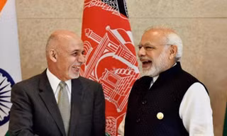 Thủ tướng Ấn Độ Narendra Modi (phải) và Tổng thống Afghanistan Ashraf Ghani. Ảnh: Hindustan Times.