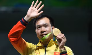 Xạ thủ Hoàng Xuân Vinh giành HCV Olympic đầu tiên cho Việt Nam. Ảnh: Tuấn An.
