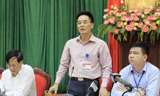 Ông Nguyễn Khánh Thăng, Phó Bí thư Thường trực quận Nam Từ Liêm nói về vụ Bí thư phường Mỹ Đình 1 liên quan đường dây lô đề. Ảnh: Trường Phong.