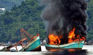 Việt Nam quan ngại Indonesia đánh chìm tàu cá 