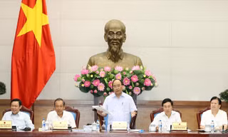 Thủ tướng chủ trì cuộc họp của Thường trực Chính phủ về tăng trưởng kinh tế.