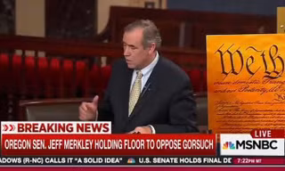Thượng nghị sĩ Jeff Merkley.