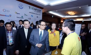 Phó thủ tướng Vũ Đức Đam tham dự "Ngày hội khởi nghiệp đổi mới sáng tạo 2016". Ảnh: Vnexpress