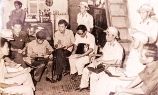 Ban chuyên án họp bàn, lên kế hoạch phá án.