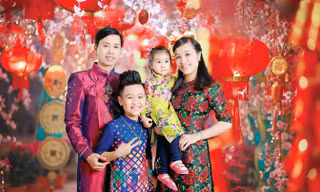 Nhật Minh vui xuân cùng gia đình. Ảnh: NVCC.