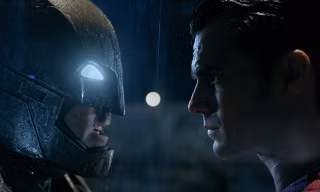 Người dơi của Ben Affleck không vượt qua được cái bóng của Christian Bale.