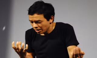 Hoàng Tùng trong vở diễn.