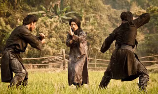 Dustin Nguyễn tái xuất với vai chính trong phim hành động Hollywood “The man with the iron fists 2”. Ảnh: NVCC.