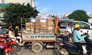 Xe ba bánh trên đường phố Thủ đô.
