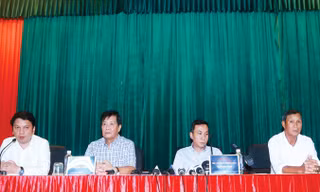 Cuộc họp báo ngày 12/9 không có sự góp mặt của HLV Hữu Thắng đã trở thành cái cớ cho cuộc đấu đá nội bộ VFF. Ảnh: VSI.