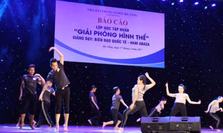 Cú “lột xác” đầy ngoạn mục của các diễn viên Nhà hát Trưng Vương sau 10 ngày học hỏi với chuyên gia quốc tế Hani Abaza. Ảnh: Giang Thanh.
