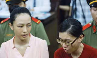 Hoa hậu Phương Nga và Thùy Dung. Ảnh: Tân Châu.