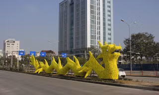 Hải Phòng chỉ đạo tháo dỡ cặp rồng vàng xấu xí