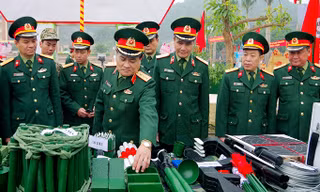 Một số sáng kiến, cải tiến mô hình học cụ của ĐVTN trong Binh chủng Đặc công. Ảnh: N.M.