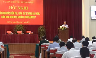Chủ nhiệm Ủy ban Kiểm tra Trung ương Trần Quốc Vượng phát biểu tại hội nghị.