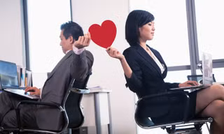 Đồng nghiệp yêu nhau sẽ thực hiện tốt công việc hơn