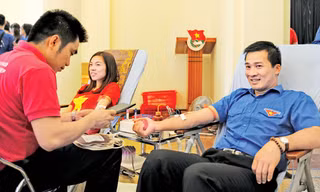 Anh Vũ Minh Lý, Giám đốc Trung tâm Tình nguyện Quốc gia hiến máu tại Ngày hội. Ảnh: Xuân Tùng.