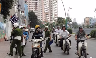 Quá nhiều lực lượng xử phạt vi phạm giao thông
