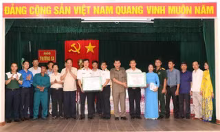 Đoàn công tác Đảng bộ Khối Doanh nghiệp Trung ương thăm huyện đảo Trường Sa và Nhà giàn DK1