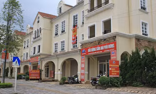 Biệt thự ‘triệu đô’ đua nhau cắt lỗ, chuyên gia cảnh báo về làn sóng xả hàng