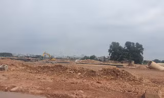 Sẽ tính thuế thu nhập cá nhân từ mua bán nhà, đất theo giá thị trường?