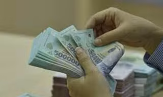 Truy tìm giao dịch viên ngân hàng liên quan vụ chiếm đoạt 7,6 tỷ đồng 