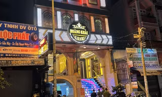 Hơn 40 dân chơi dương tính ma túy trong quán karaoke ở TPHCM 