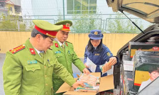 Kiểm tra, bắt giữ hơn 2 tấn xúc xích không rõ nguồn gốc ở Bắc Kạn