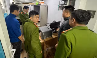 Tạm giữ hình sự Phó giám đốc trung tâm đăng kiểm ở Lào Cai nhận hối lộ