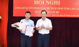 Công bố quyết định của Chủ tịch tỉnh Lào Cai về công tác cán bộ