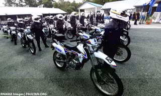 Cảnh sát Malaysia tuần tra bằng xe 'cào cao' Kawasaki