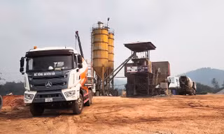 Trạm trộn bê tông ngang nhiên san tạo mặt bằng, mở rộng quy mô