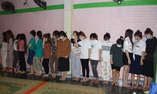 Công an Lào Cai triệt phá ổ mại dâm 'di động'