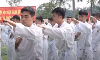 Mục kích 1.000 học viên cảnh sát đồng diễn võ thuật