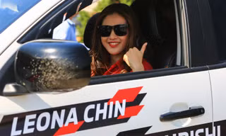 Nữ 'quái xế' Malaysia trổ tài Drift với xe bán tải ở Hà Nội