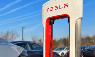 Tesla phải triệu hồi gần như toàn bộ xe ở Mỹ vì lỗi lái tự động 