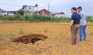 Xuất hiện thêm 'hố tử thần' sâu hơn 6 mét ở Bắc Kạn