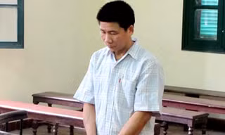 Góa phụ bị hai 'yêu râu xanh' thay nhau hãm hiếp