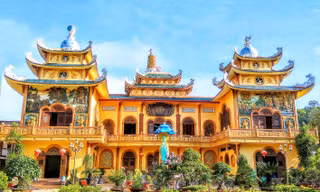 Chánh điện chùa Phương Liên Tịnh Xứ