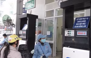 Bộ Công Thương bác tin đồn tăng giá xăng