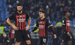 AC Milan thua thảm Sassuolo 2-5, chạm mốc tệ hại nhất lịch sử 