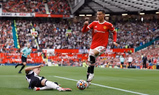 Vì sao HLV M.U Solskjaer không cho Ronaldo ra sân trong trận thua West Ham?