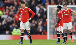 Huyền thoại Roy Keane: Đám cầu thủ này không đủ trình độ đá cho MU!