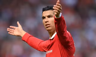 Ronaldo tuyên bố sẽ tiết lộ bí mật về mối quan hệ với MU 