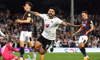 Fulham trở lại Ngoại hạng Anh nhờ siêu tiền đạo ghi 43 bàn 